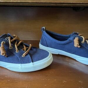 Sperry Crest Vibe Sneaker
Vulcanized Sneaker - Flat Heel